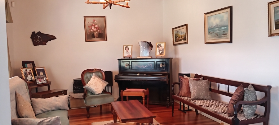 4 Bedroom Property for Sale in Van Riebeeck Hoogte Eastern Cape